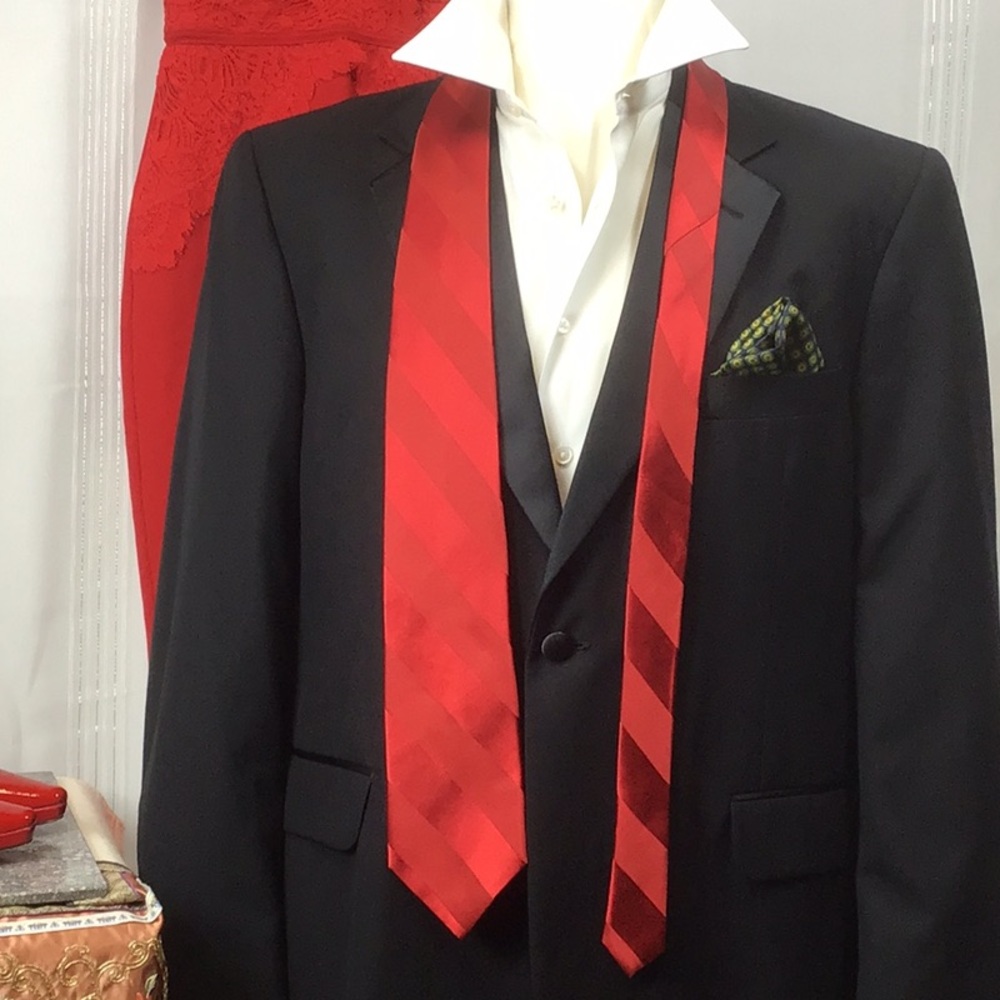 🌹Stafford Red 💯% Silk Diagonal Striped Tie